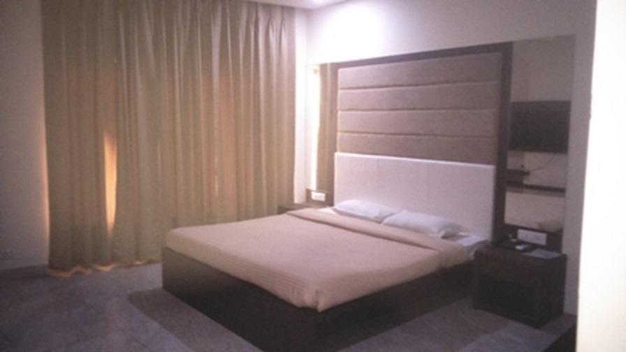 Veena Regency Hotel Chas Exterior photo